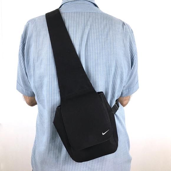 nike small sling bag